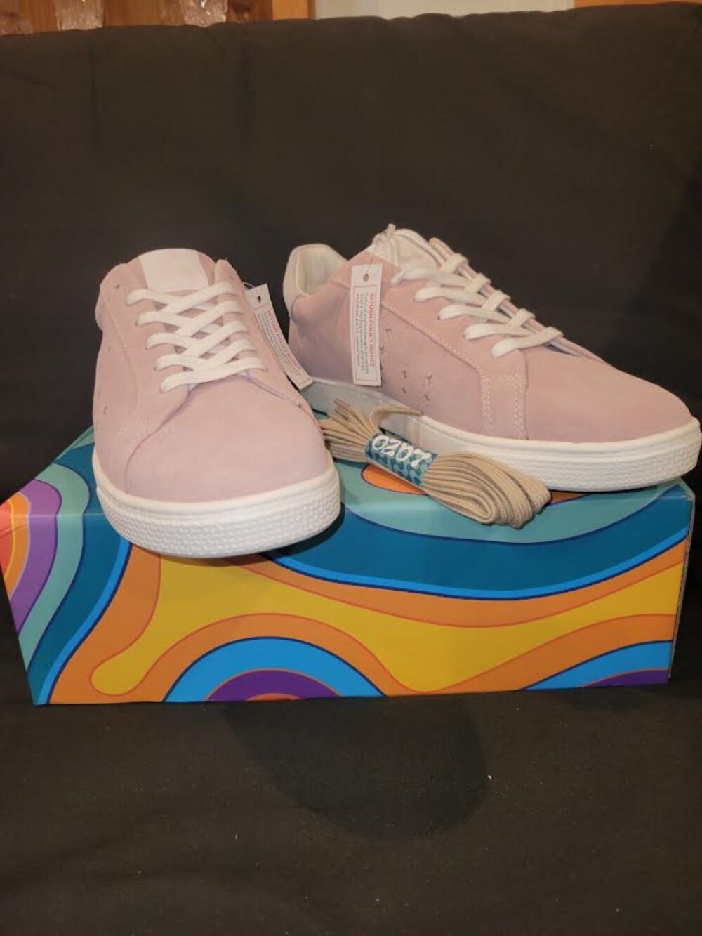 NIB Lazo Halo suede sneakers, Pink & White, size 8
